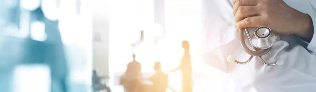 La Justicia reconoce dos pagas extra completas a los MIR de Madrid